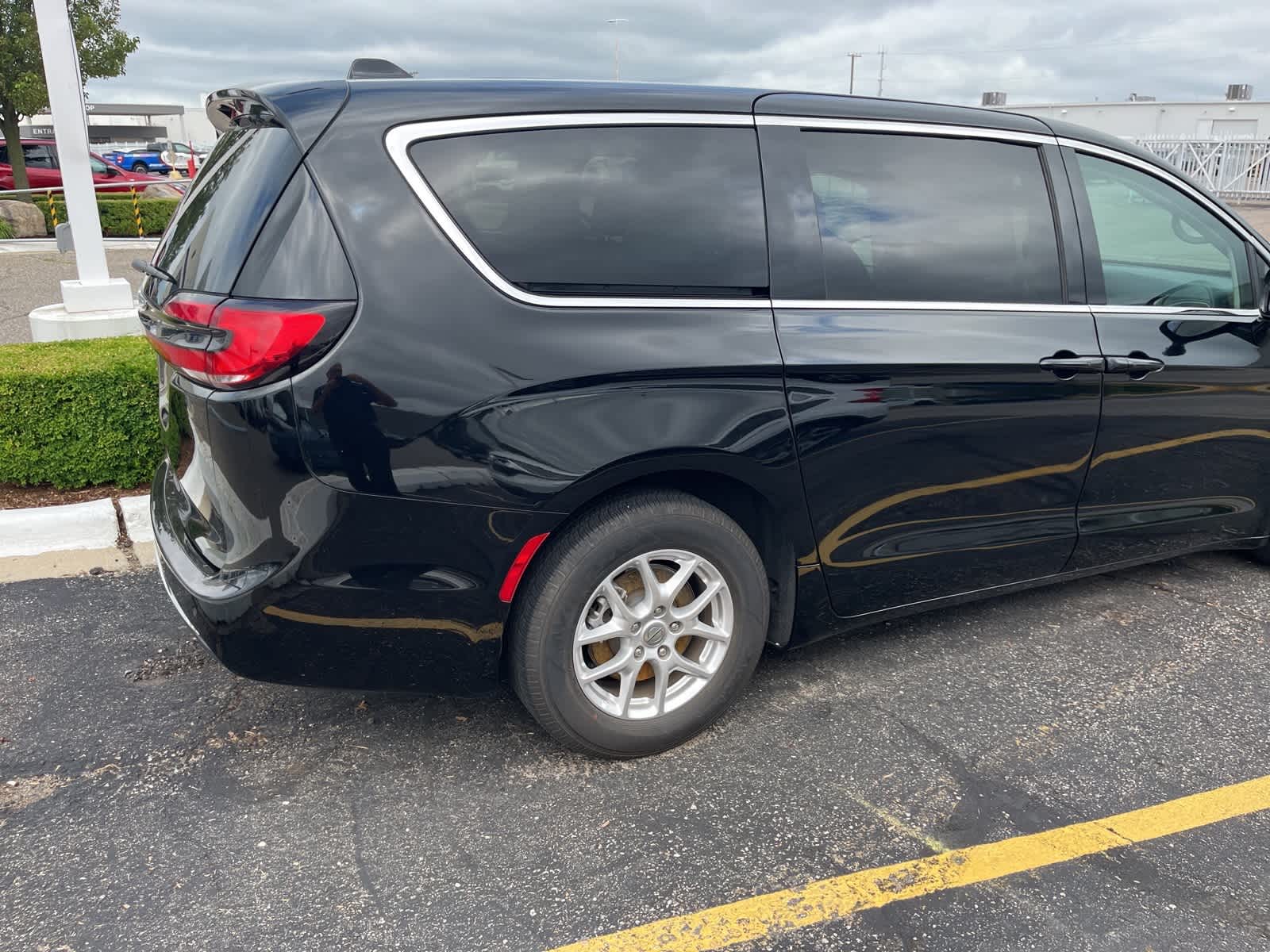 Thumbnail: 2024 Chrysler Pacifica - 11