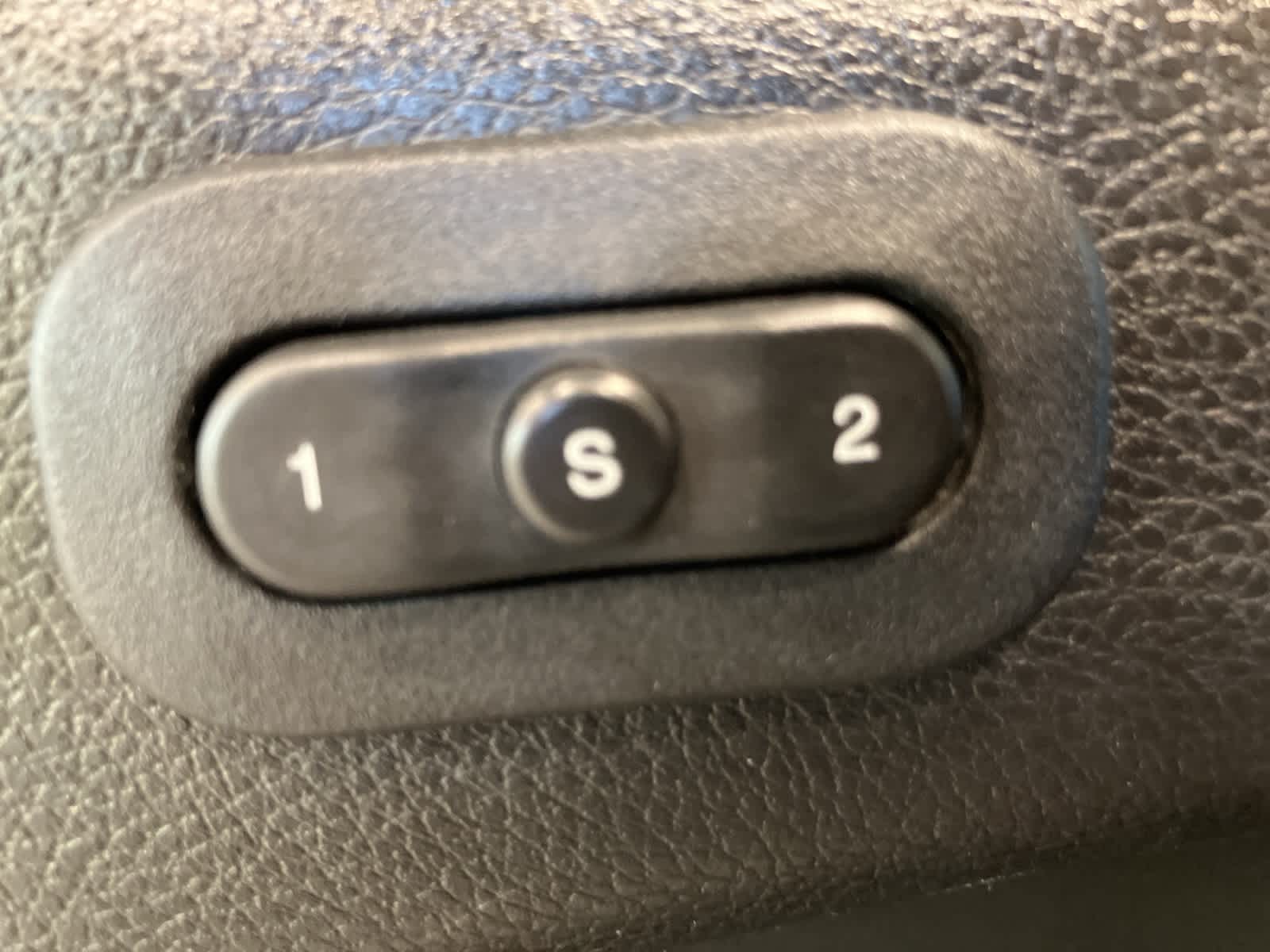 Thumbnail: 2020 Jeep Grand Cherokee - 14