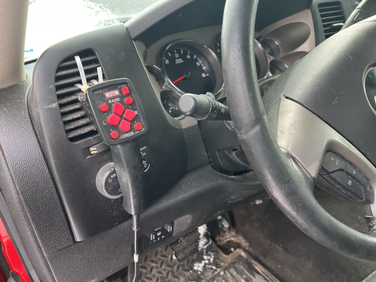 Thumbnail: 2014 Chevrolet Silverado 2500 - 32