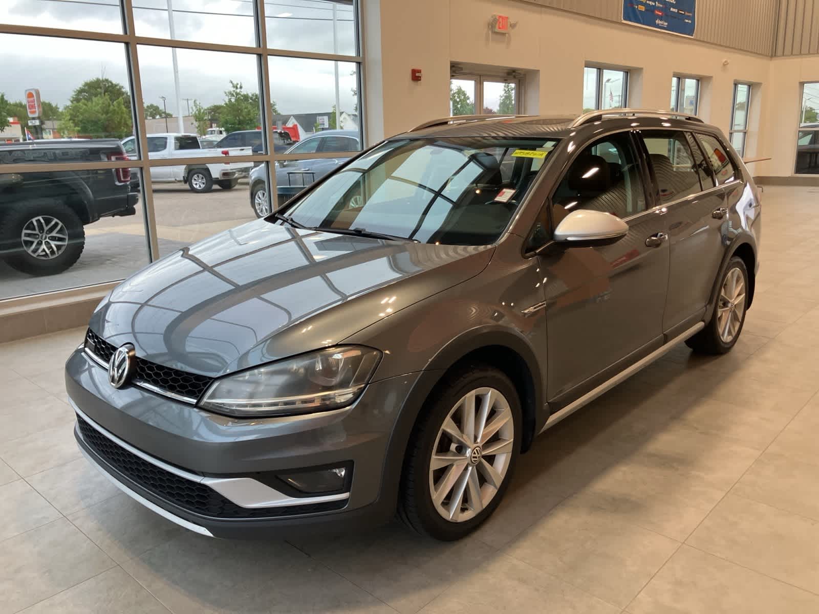 2017 Volkswagen Golf Alltrack SE -
                  Sterling Heights, MI