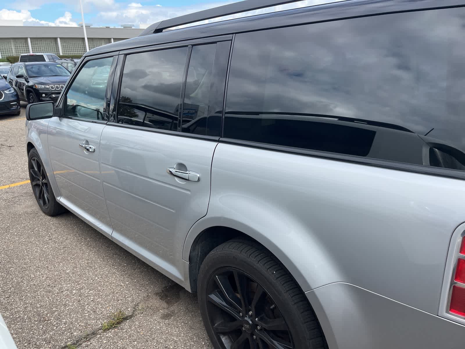 Thumbnail: 2019 Ford Flex - 9
