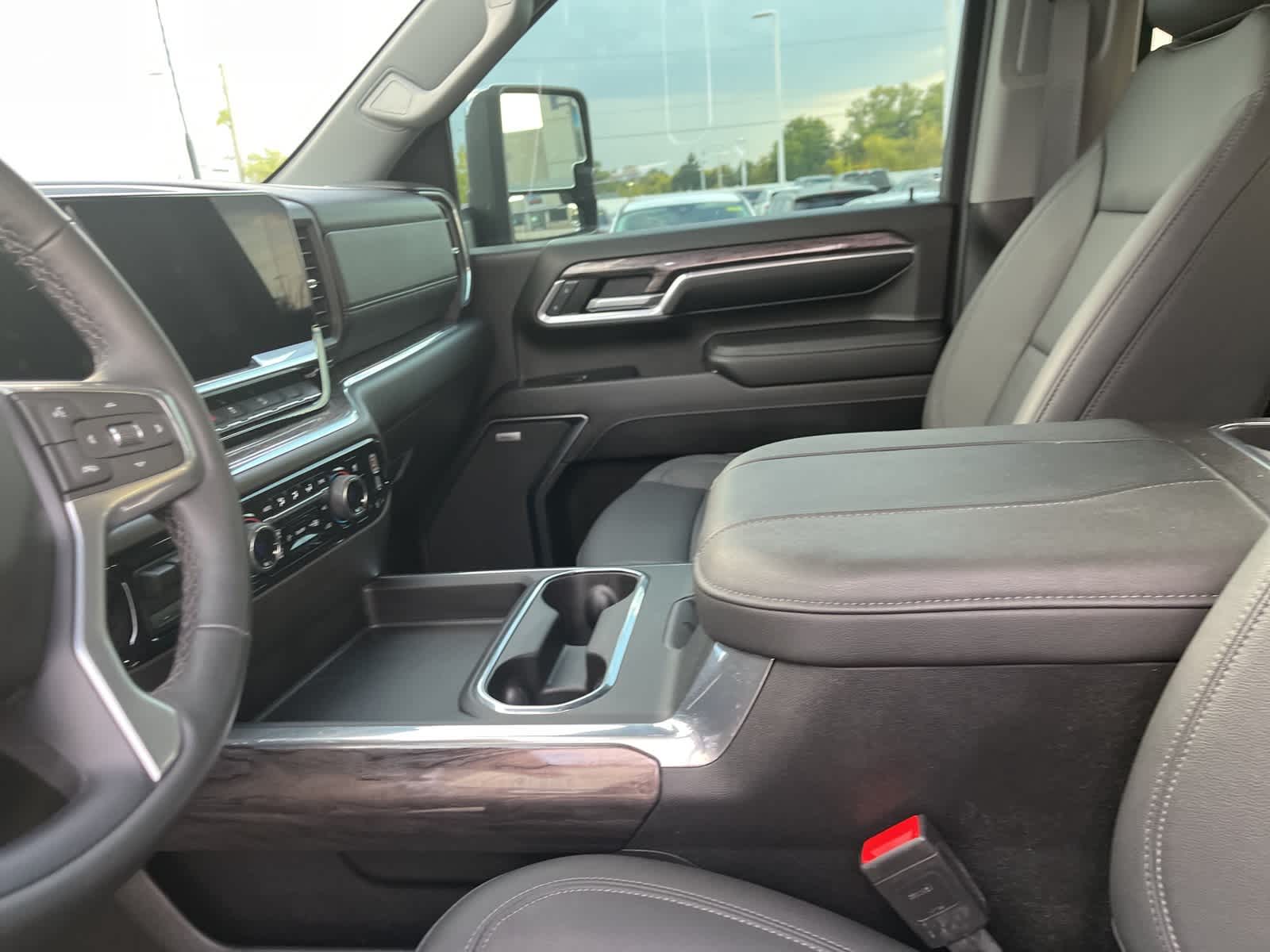 Thumbnail: 2025 Chevrolet Silverado 2500 - 30