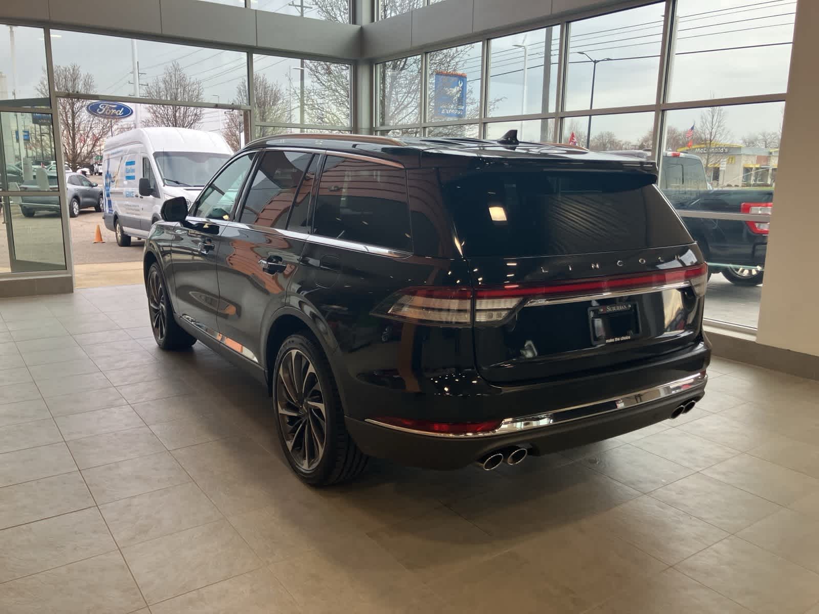 Thumbnail: 2023 Lincoln Aviator - 6