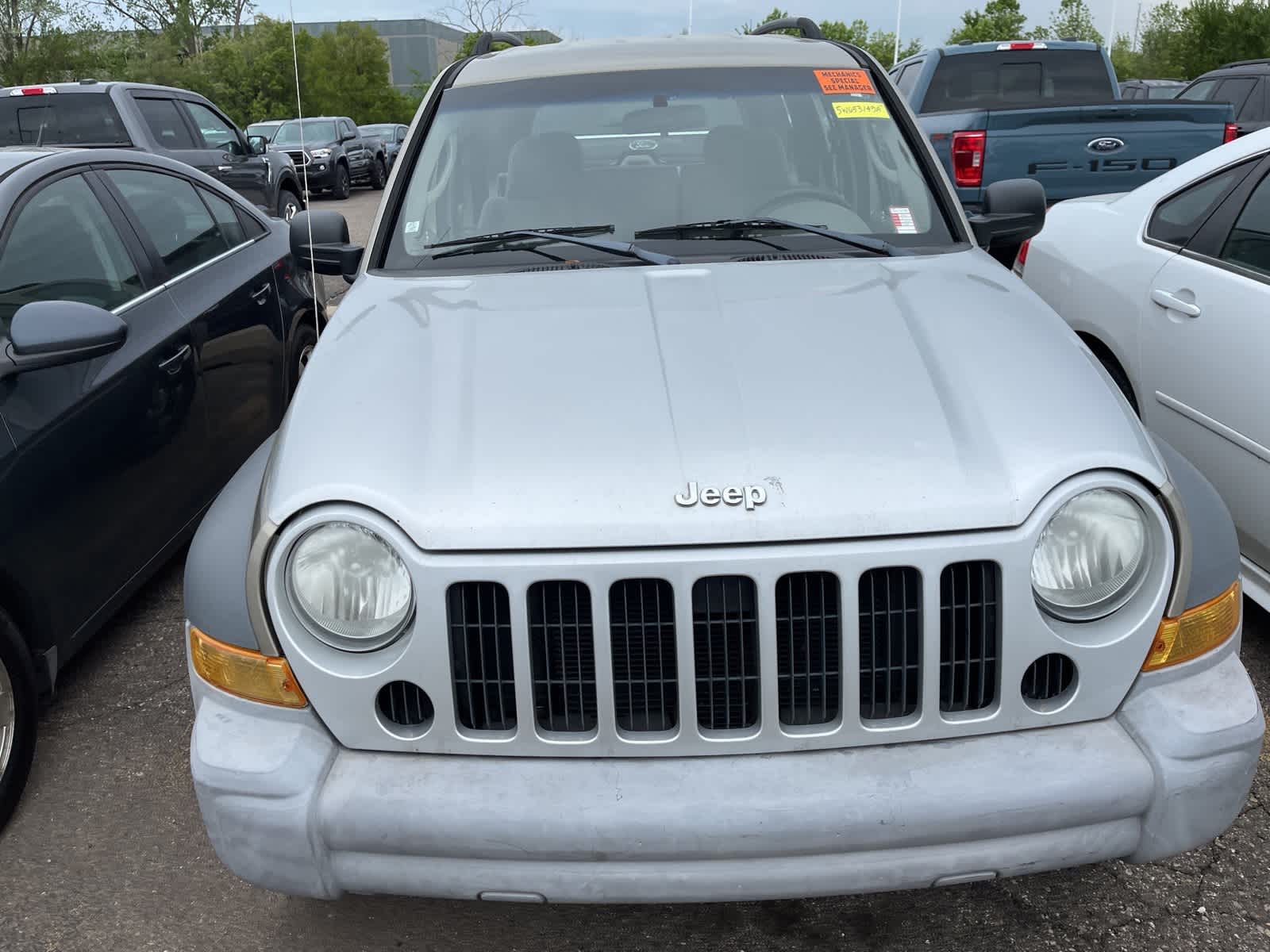Thumbnail: 2005 Jeep Liberty - 21