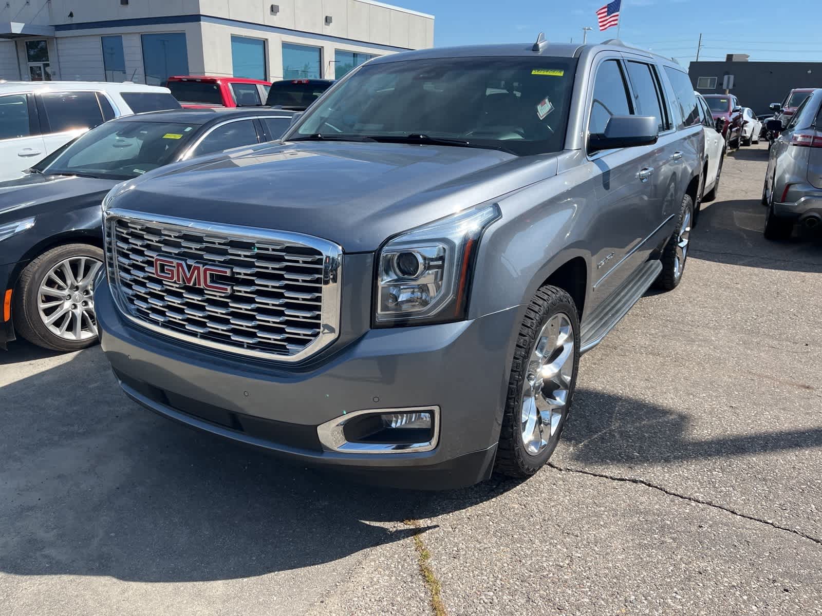 Thumbnail: 2018 GMC Yukon XL - 2