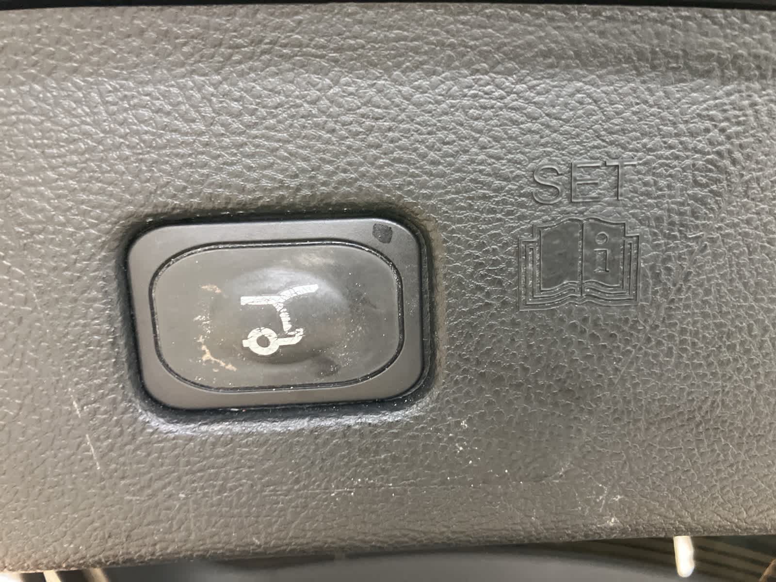 Thumbnail: 2023 Ford Edge - 29