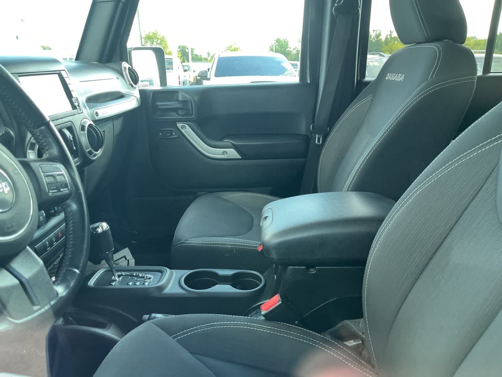 Thumbnail: 2019 Jeep Wrangler - 24