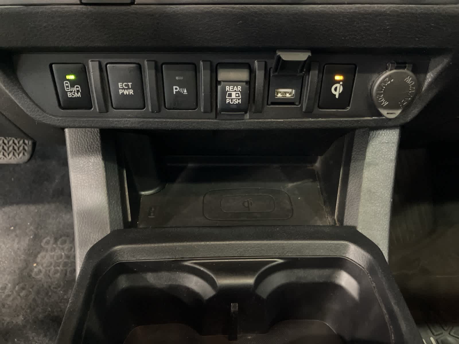 Thumbnail: 2021 Toyota Tacoma - 21