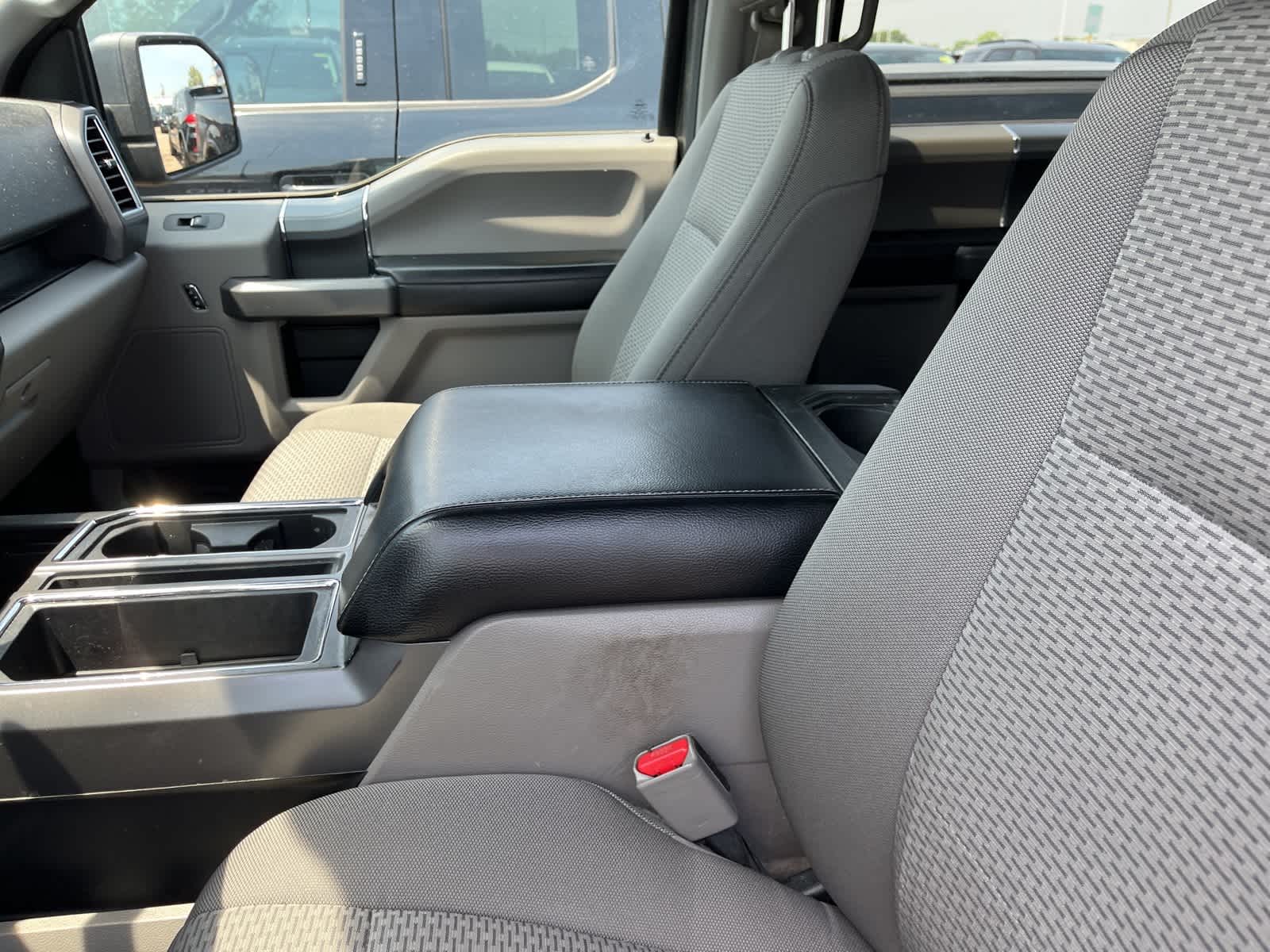 2015 Ford F-150 XLT 22