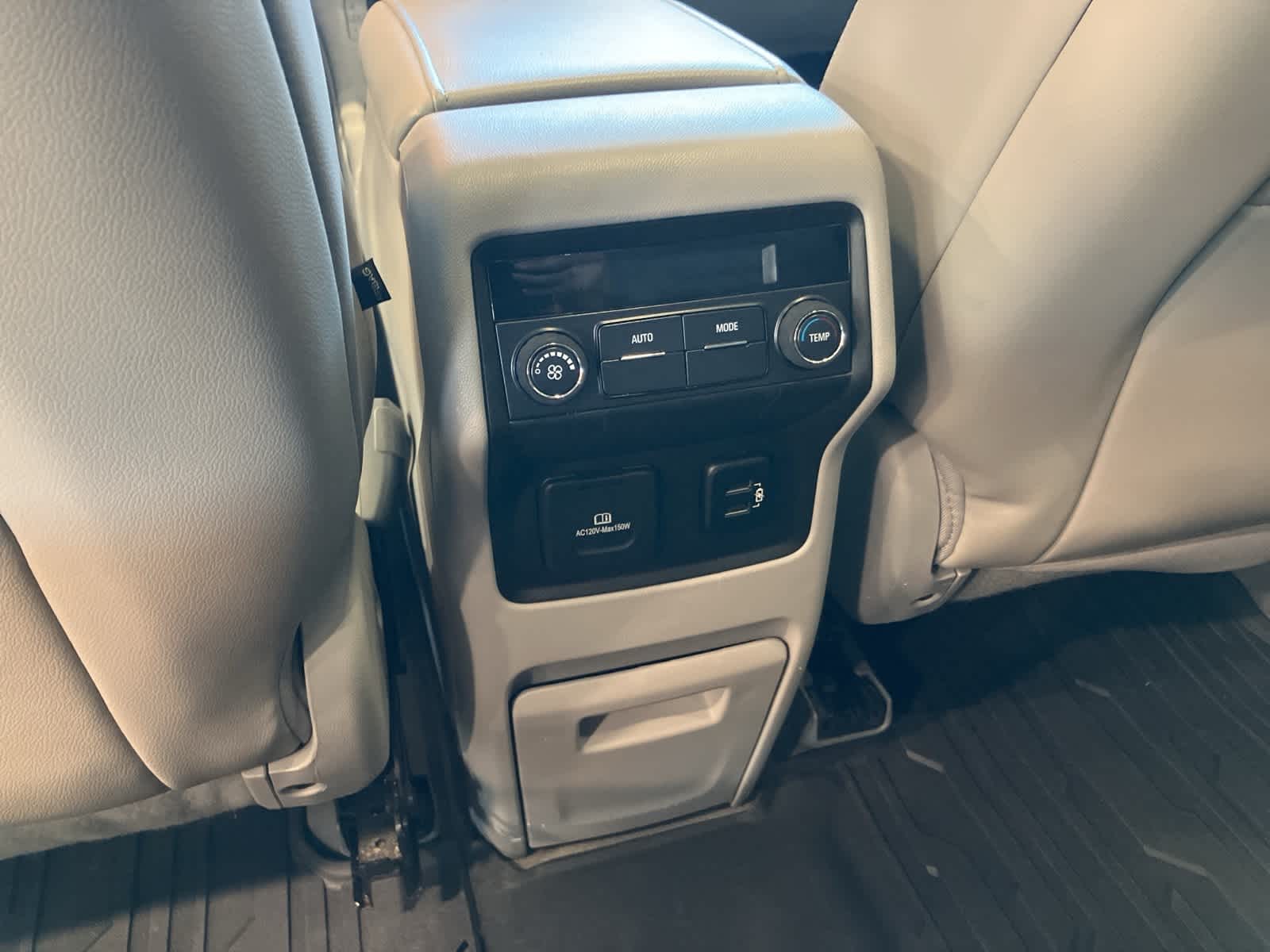 Thumbnail: 2017 GMC Acadia - 27