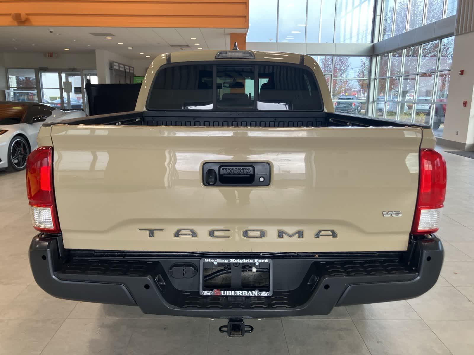Thumbnail: 2017 Toyota Tacoma - 6