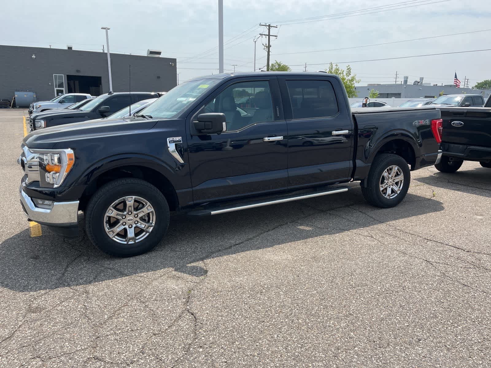 2022 Ford F-150 XLT 4