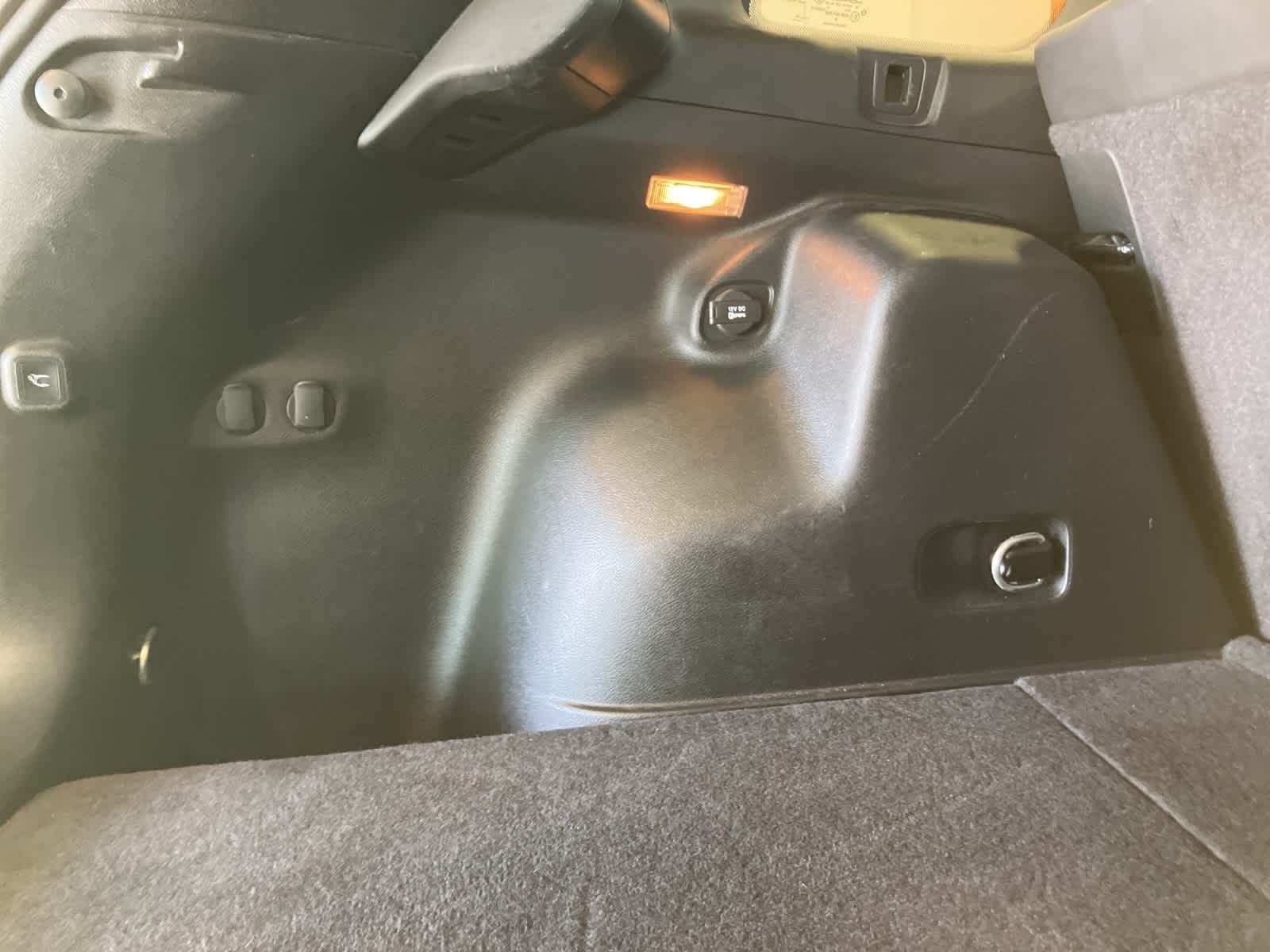 Thumbnail: 2020 Jeep Cherokee - 34