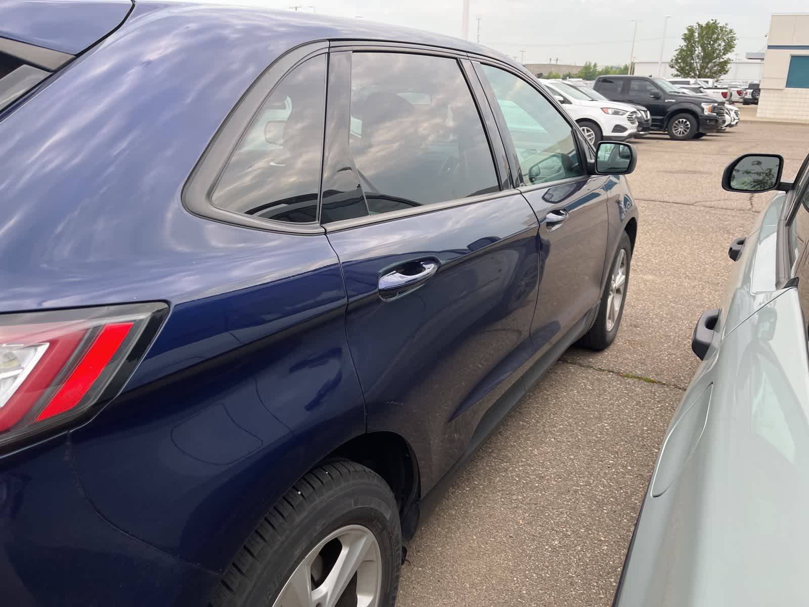 Thumbnail: 2016 Ford Edge - 15