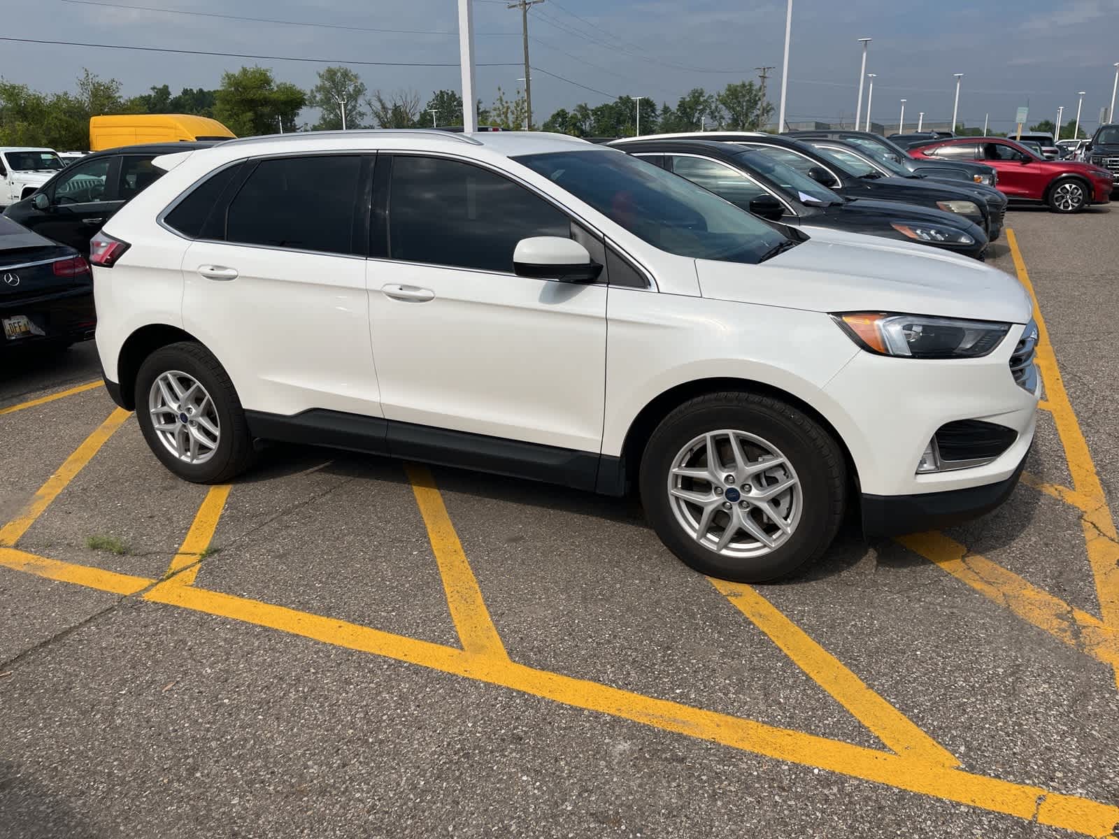 Thumbnail: 2022 Ford Edge - 14