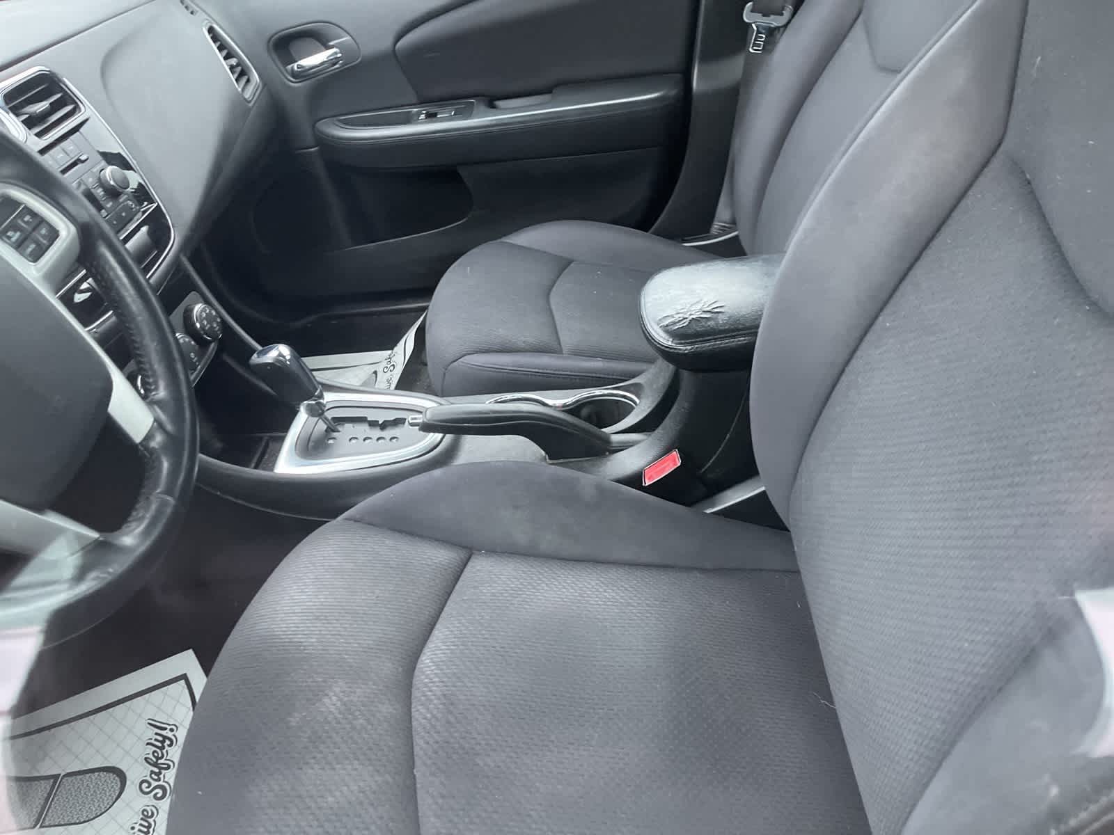 Thumbnail: 2013 Chrysler 200 - 26