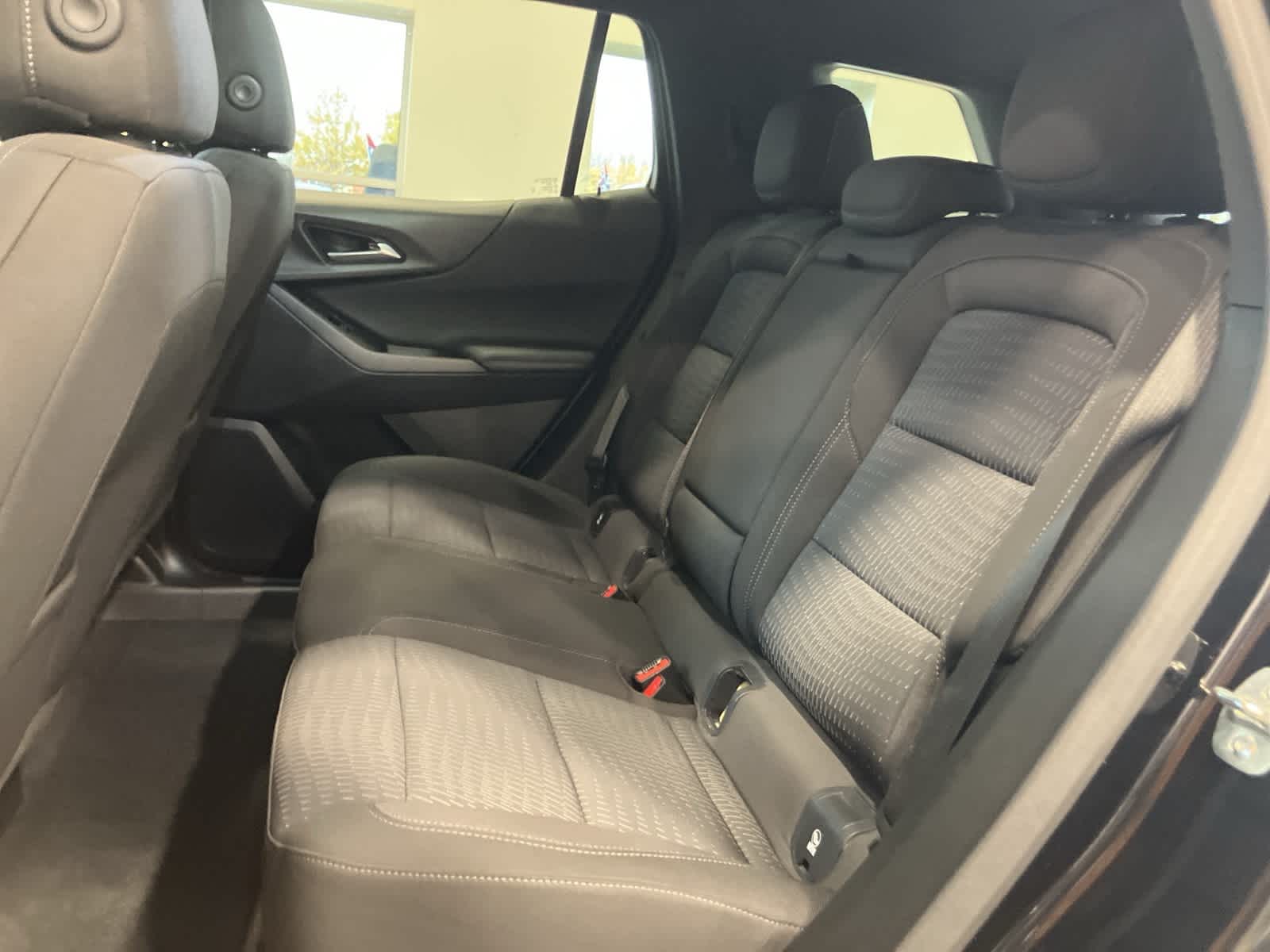 Thumbnail: 2025 Chevrolet Equinox - 25