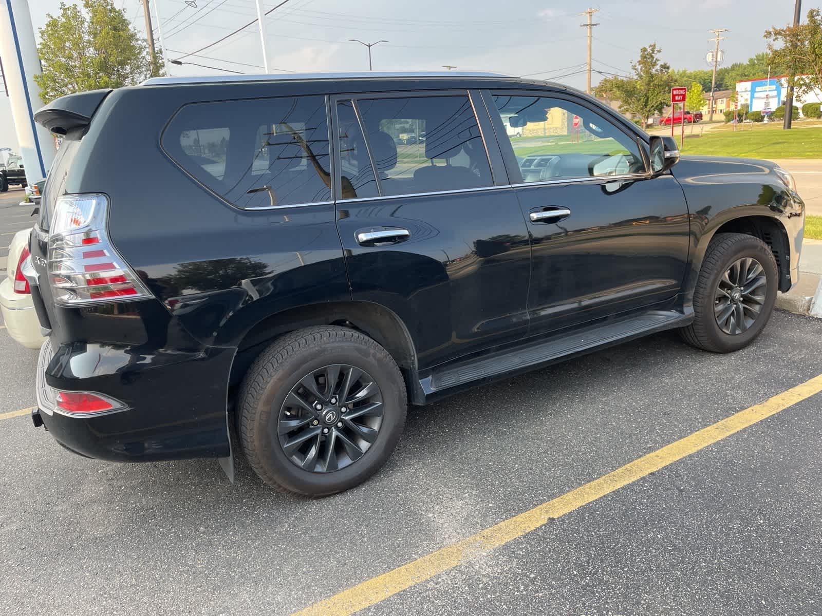 Thumbnail: 2021 Lexus GX - 14