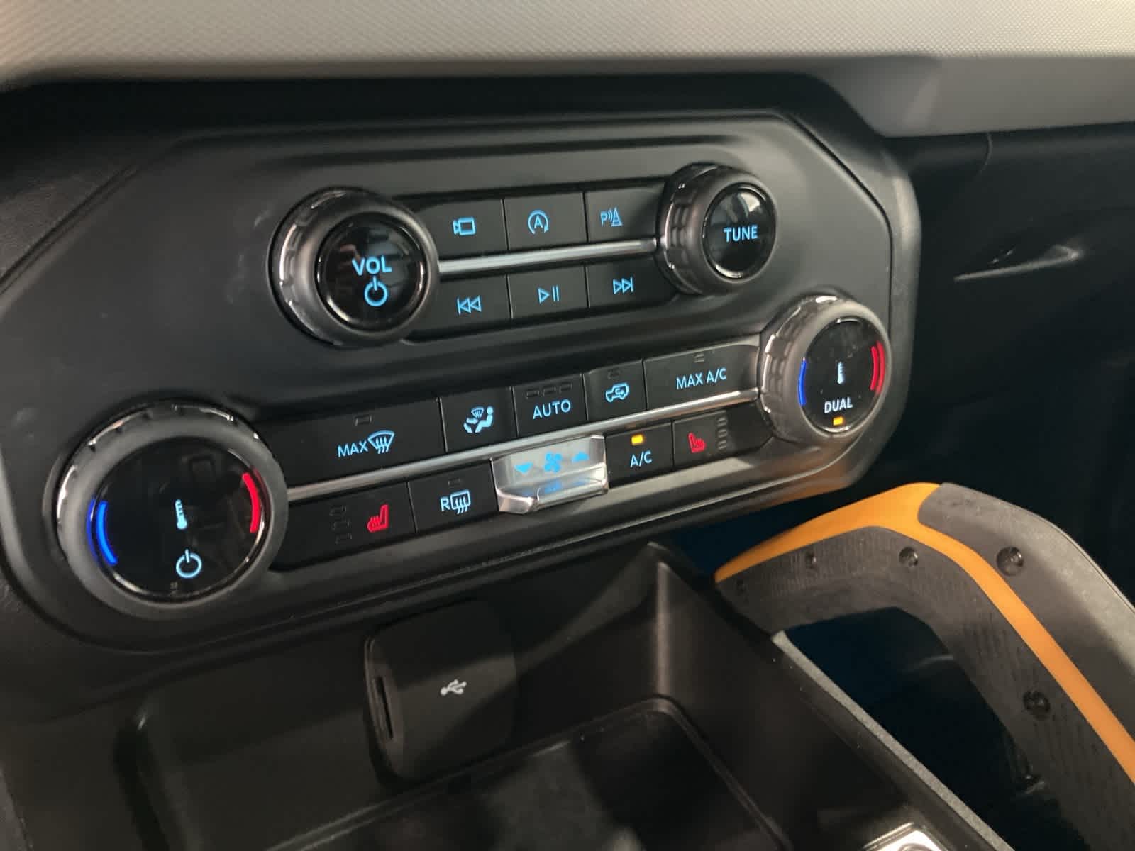 Thumbnail: 2022 Ford Bronco - 20