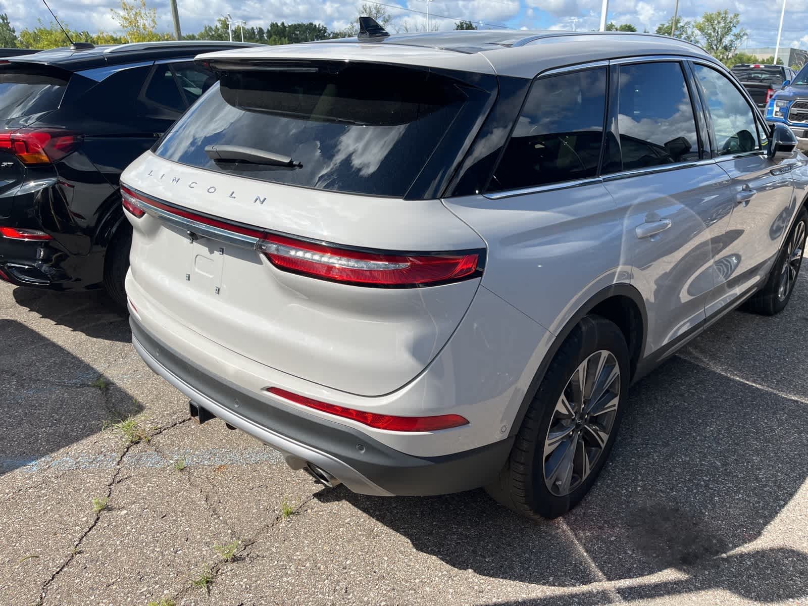 Thumbnail: 2021 Lincoln Corsair - 11
