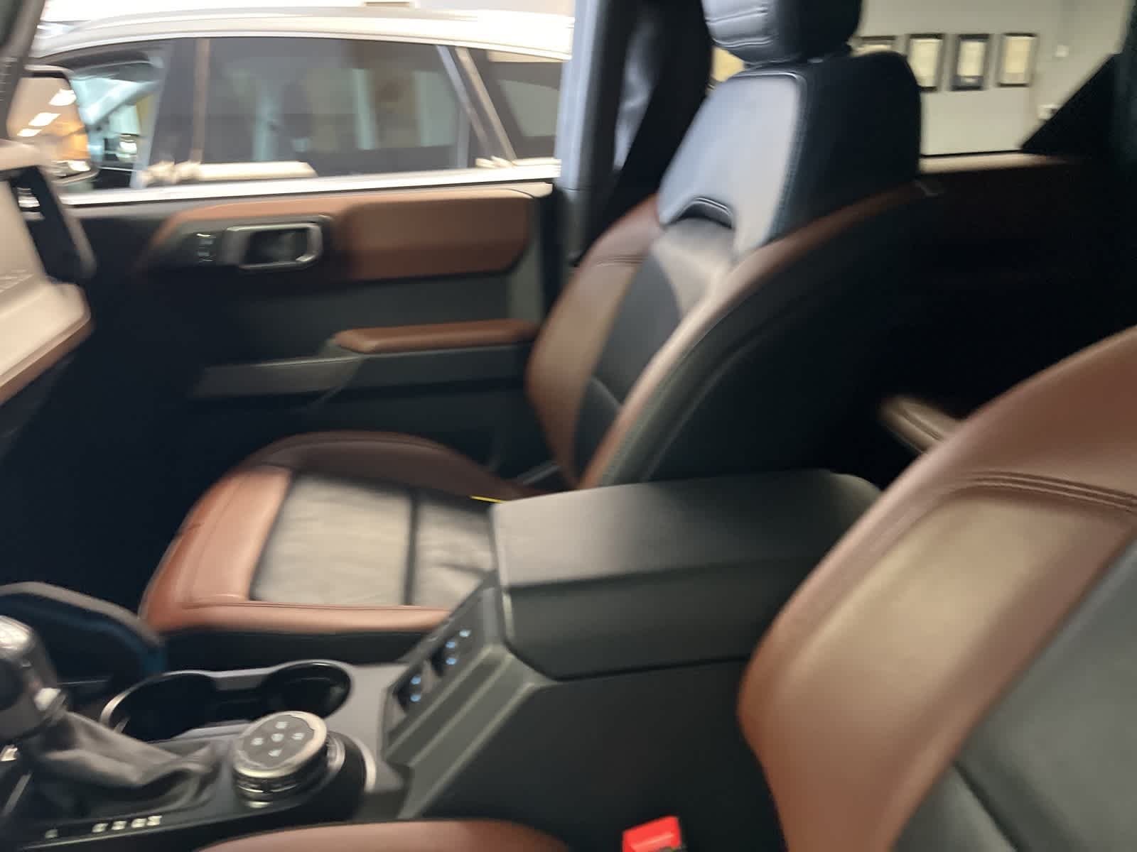 2022 Ford Bronco Outer Banks 23