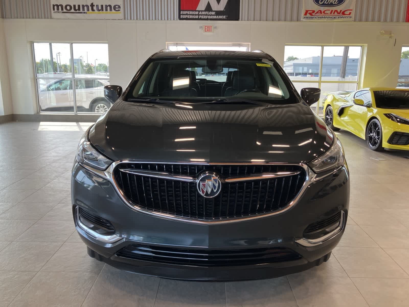 2018 Buick Enclave Essence photo 2