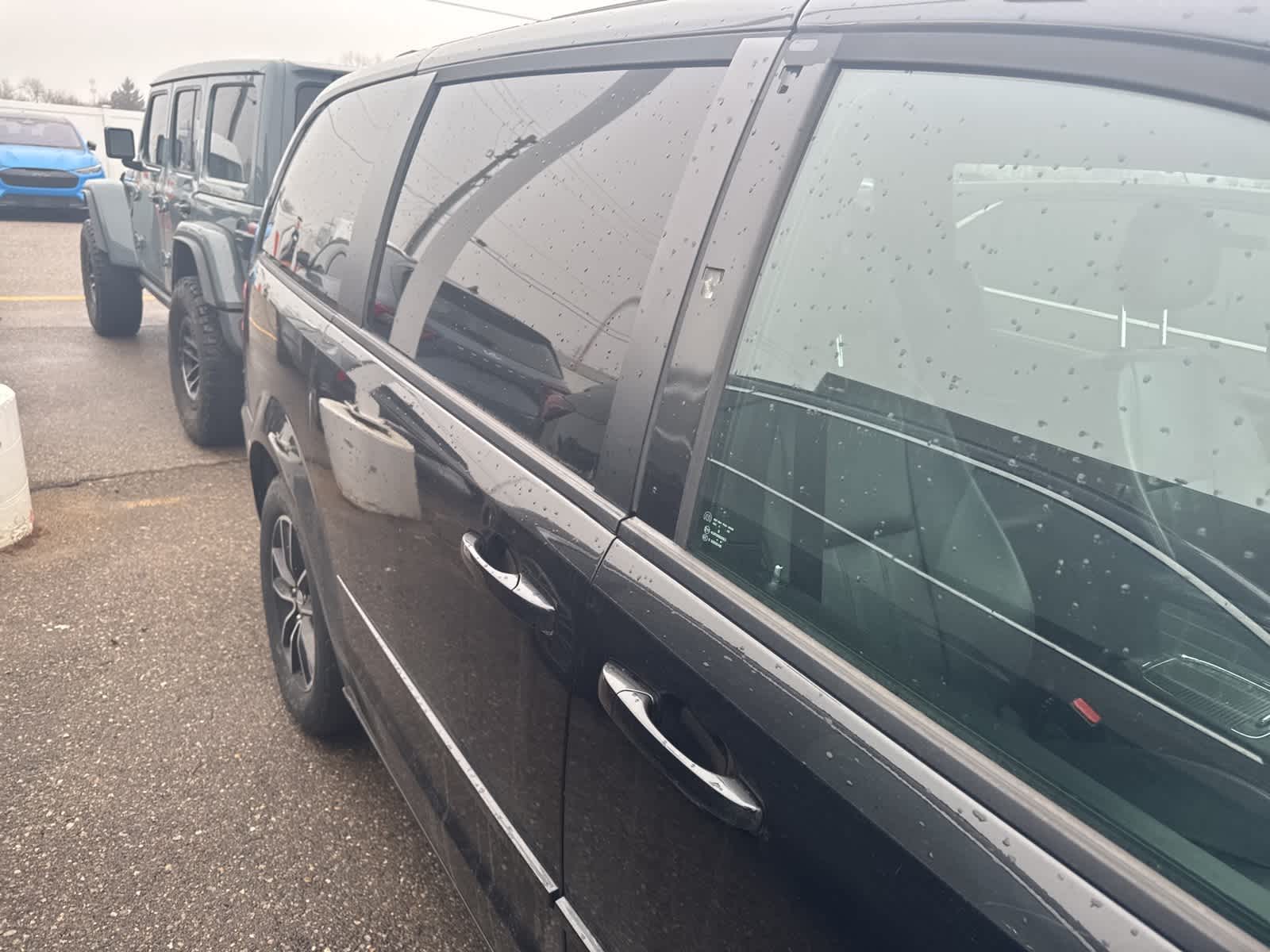 Thumbnail: 2015 Dodge Grand Caravan - 14