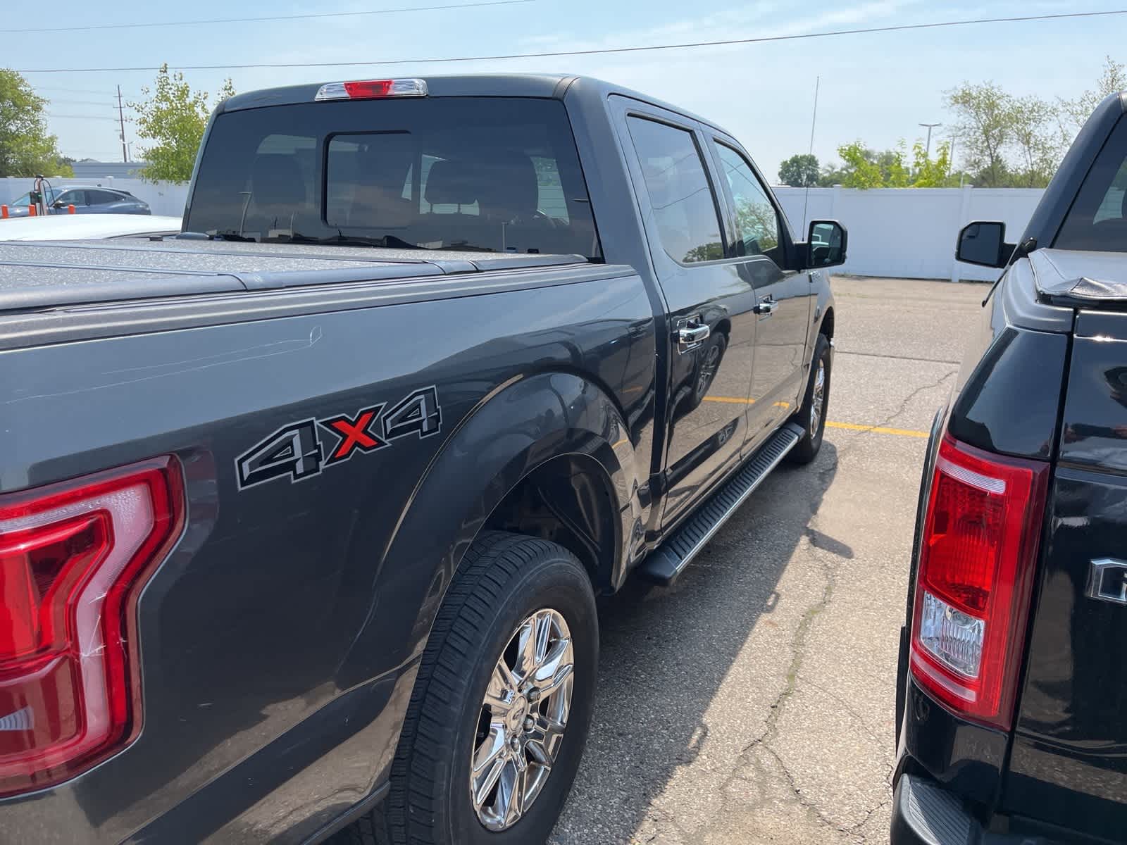 2015 Ford F-150 XLT 16