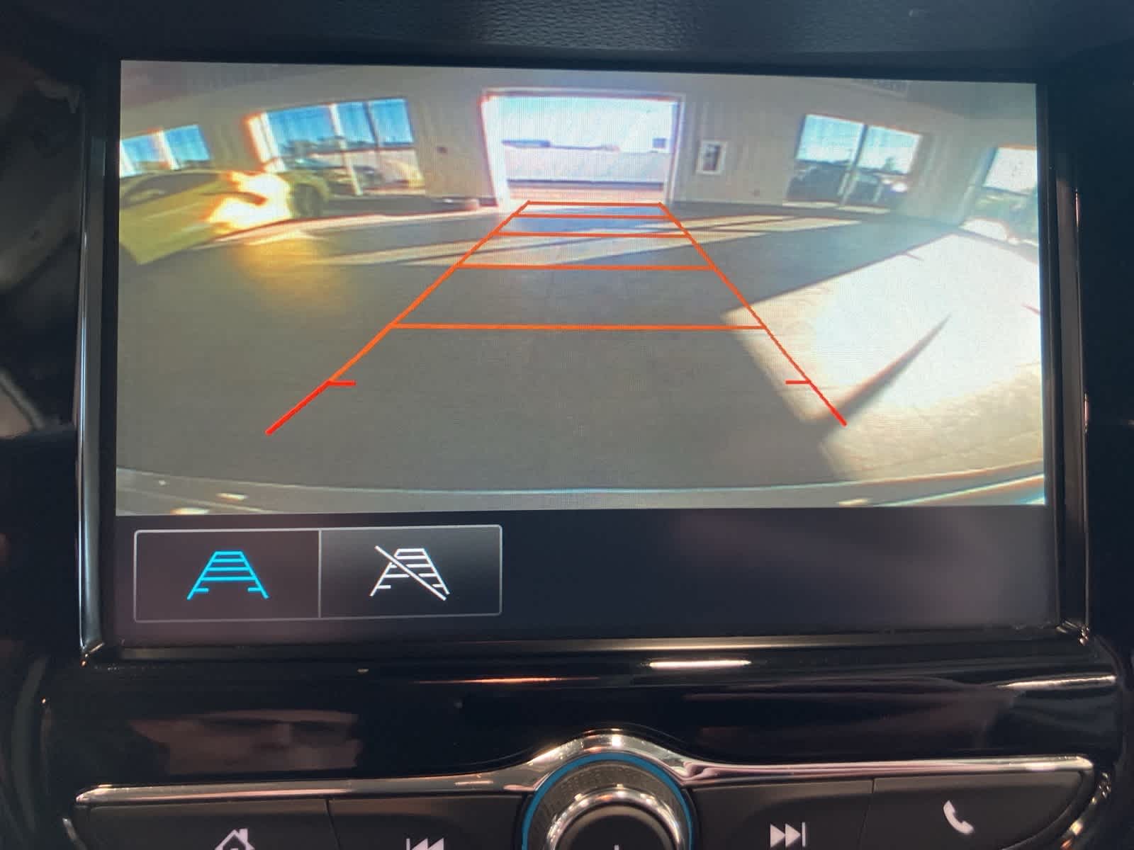 Thumbnail: 2017 Chevrolet Trax - 21