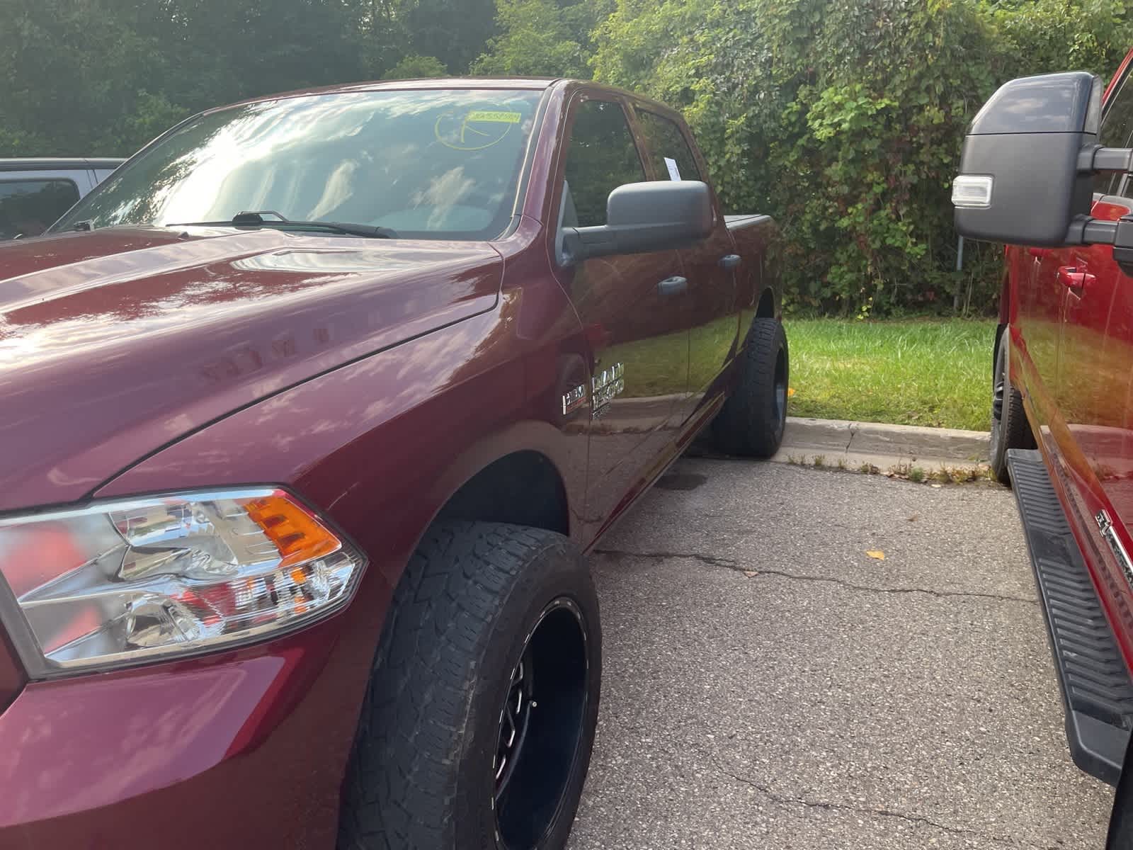 Thumbnail: 2019 RAM 1500 Classic - 5