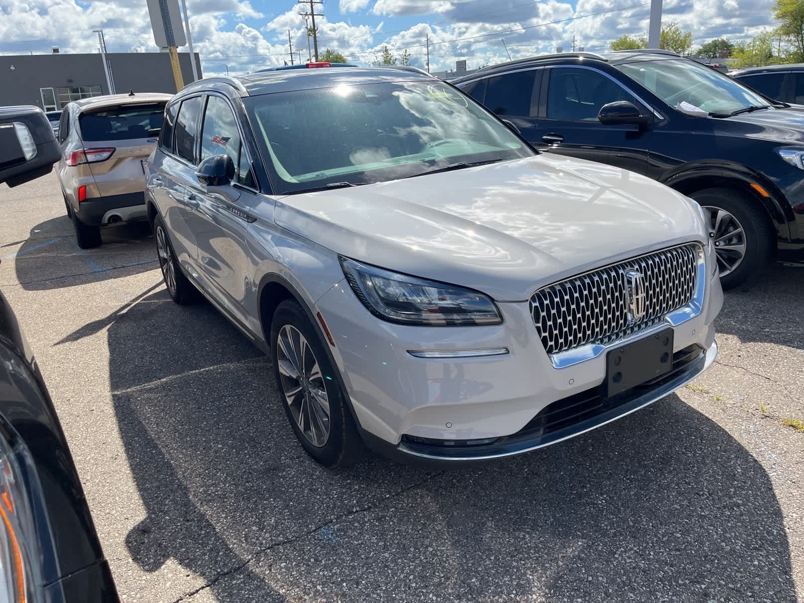 Thumbnail: 2021 Lincoln Corsair - 16