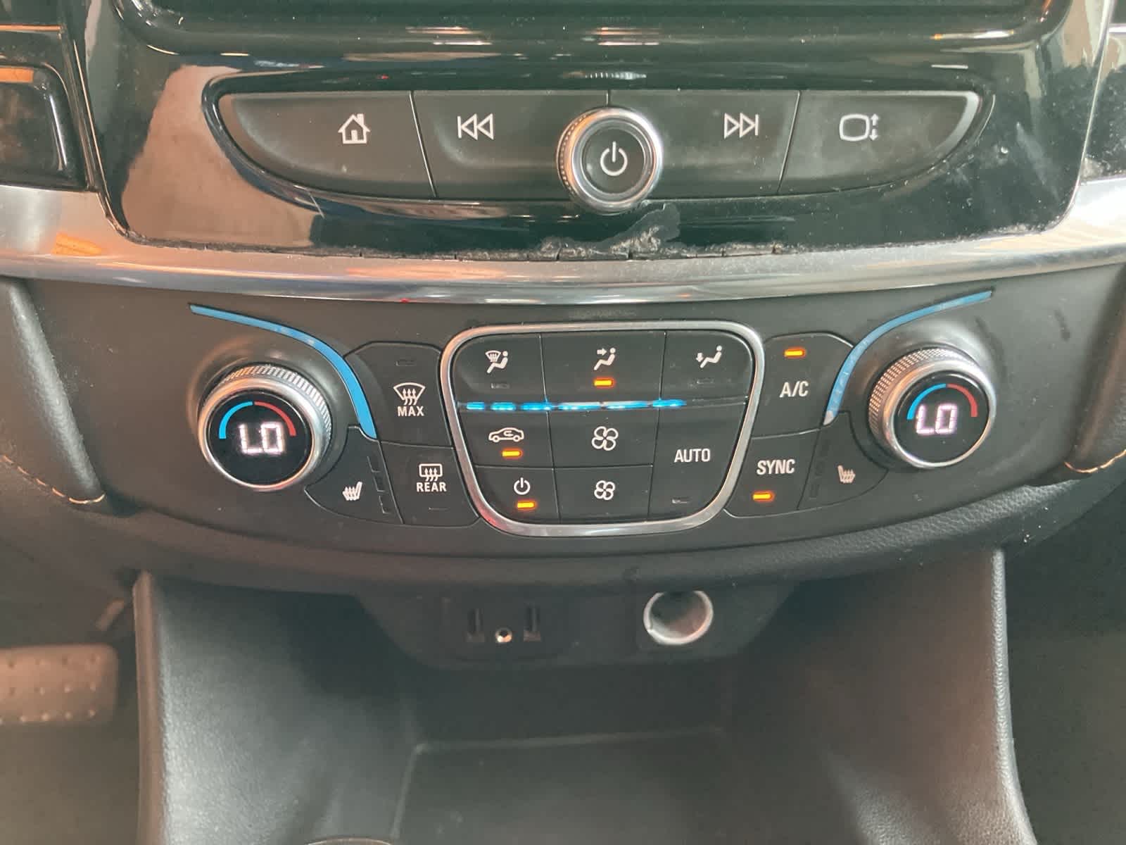 2020 Chevrolet Traverse LT 14