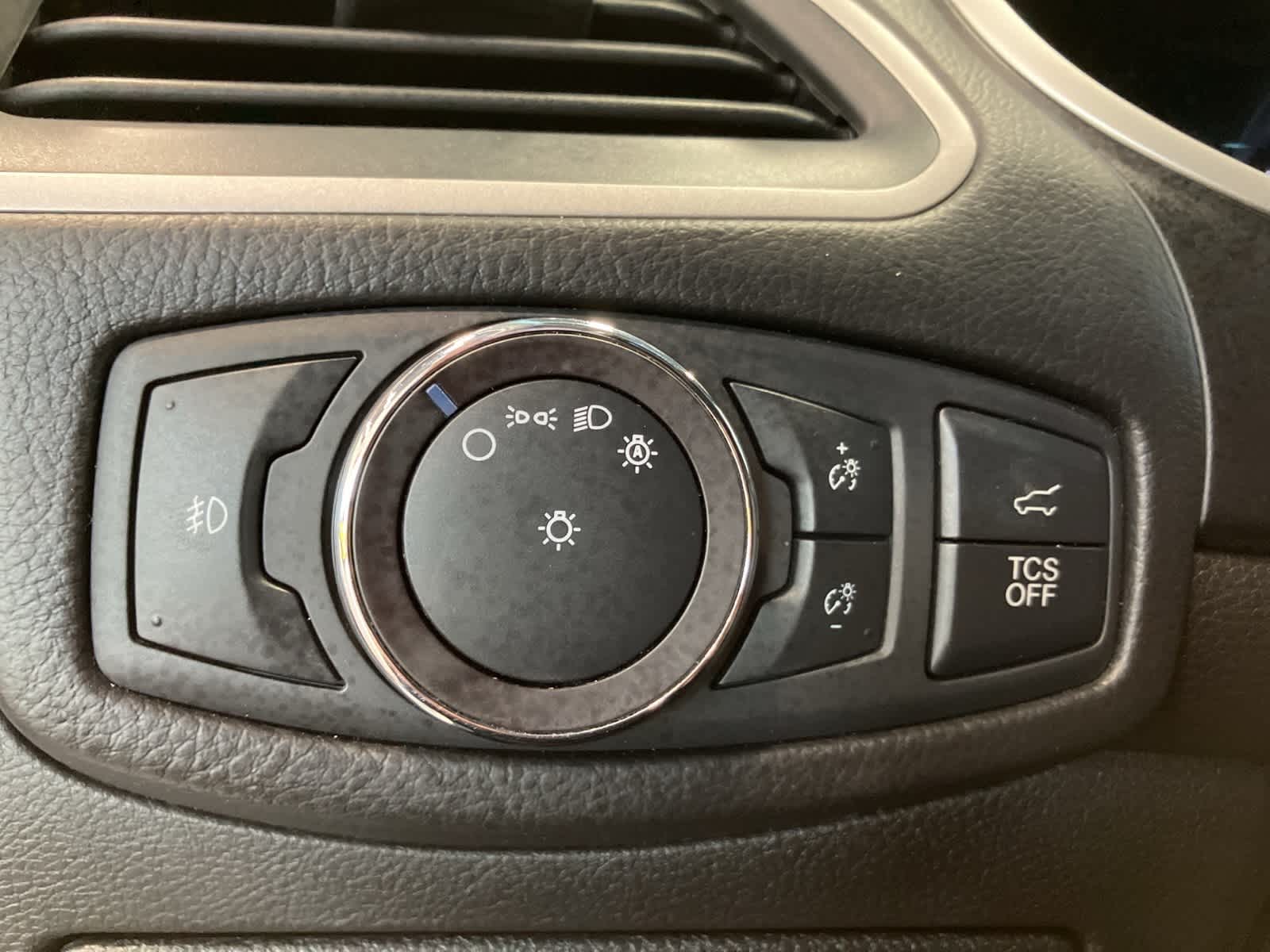 Thumbnail: 2019 Ford Edge - 13