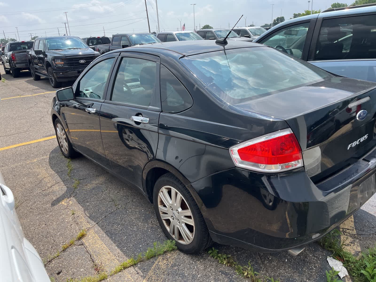 Thumbnail: 2010 Ford Focus - 11