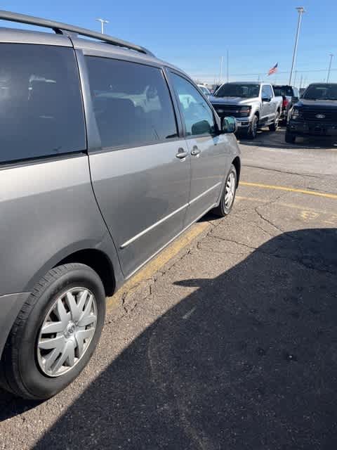 2004 Toyota Sienna LE 7