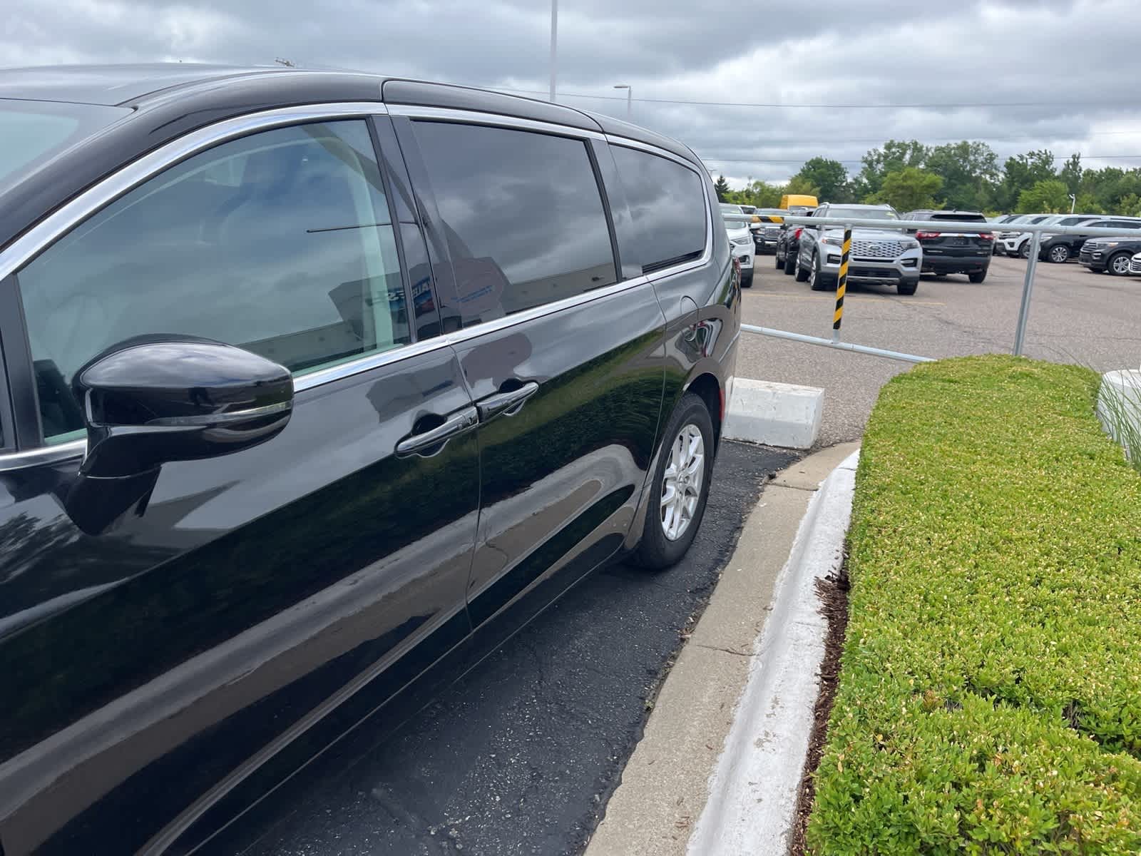 Thumbnail: 2024 Chrysler Pacifica - 6