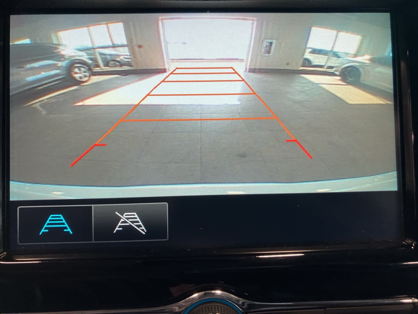 Thumbnail: 2017 Chevrolet Trax - 18