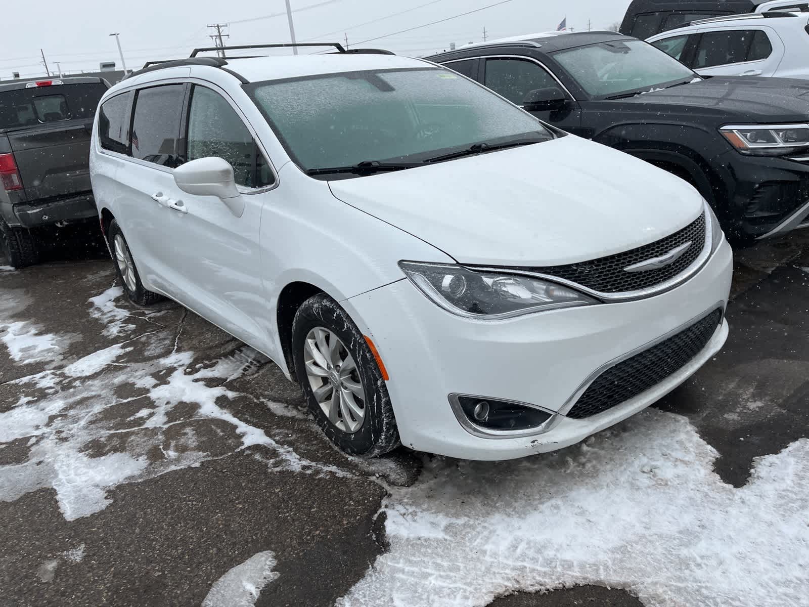 Thumbnail: 2018 Chrysler Pacifica - 19