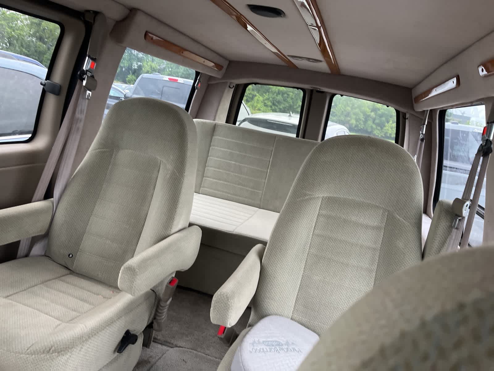 Thumbnail: 2004 GMC Savana - 22