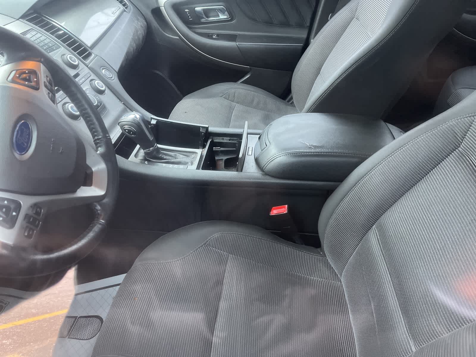 Thumbnail: 2014 Ford Taurus - 28