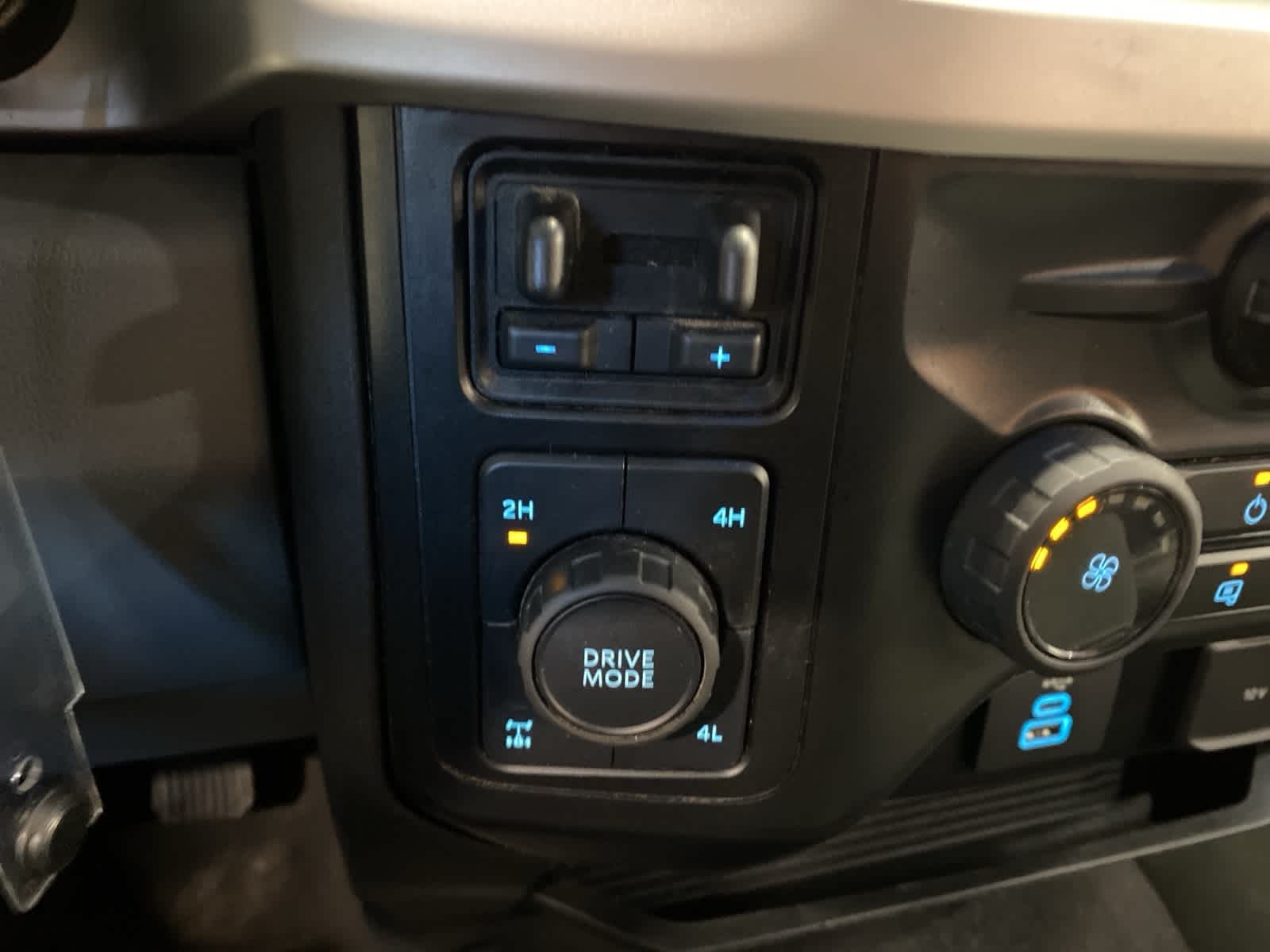 Thumbnail: 2024 Ford Econoline - 23