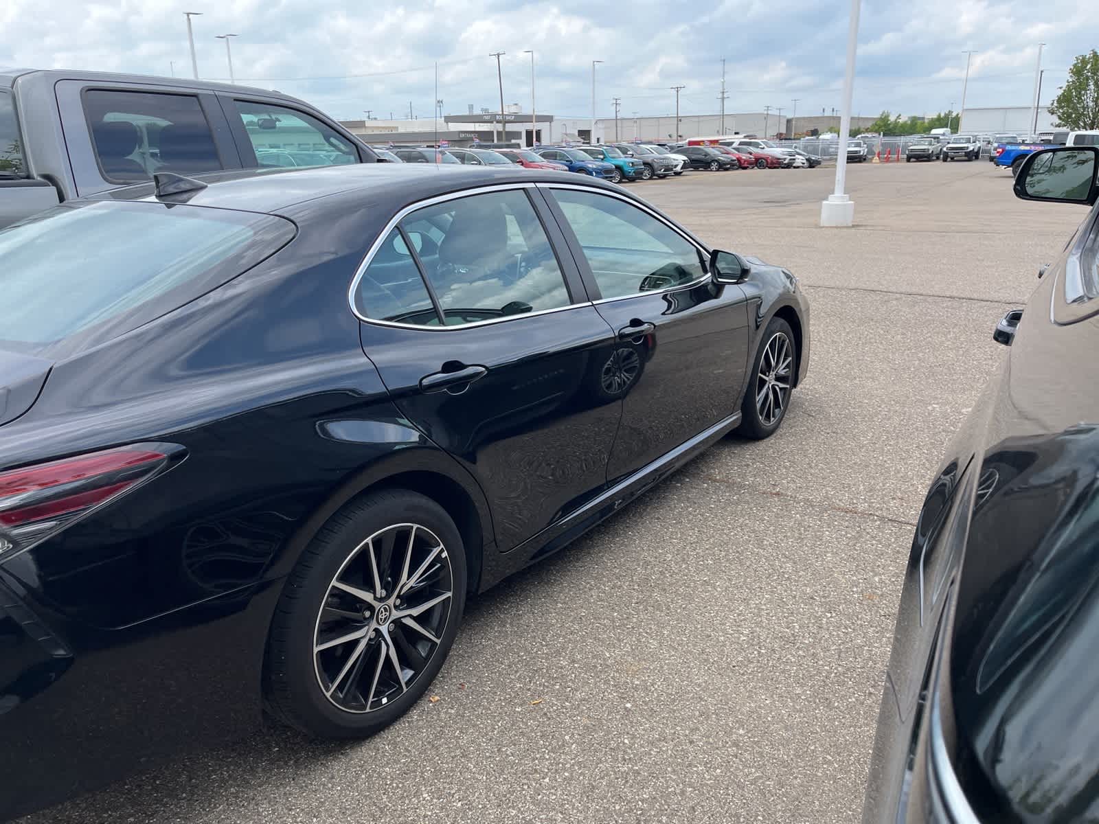 Thumbnail: 2023 Toyota Camry - 15