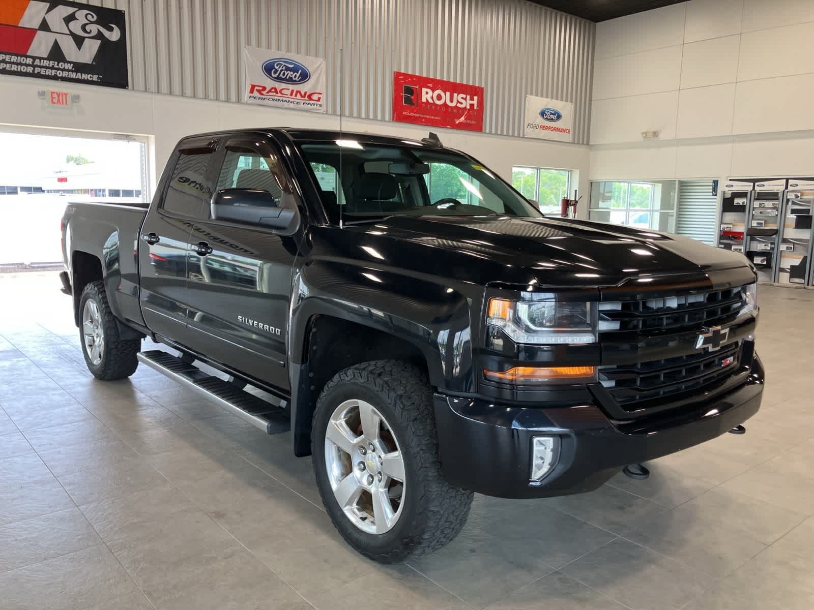 Thumbnail: 2016 Chevrolet Silverado 1500 - 3