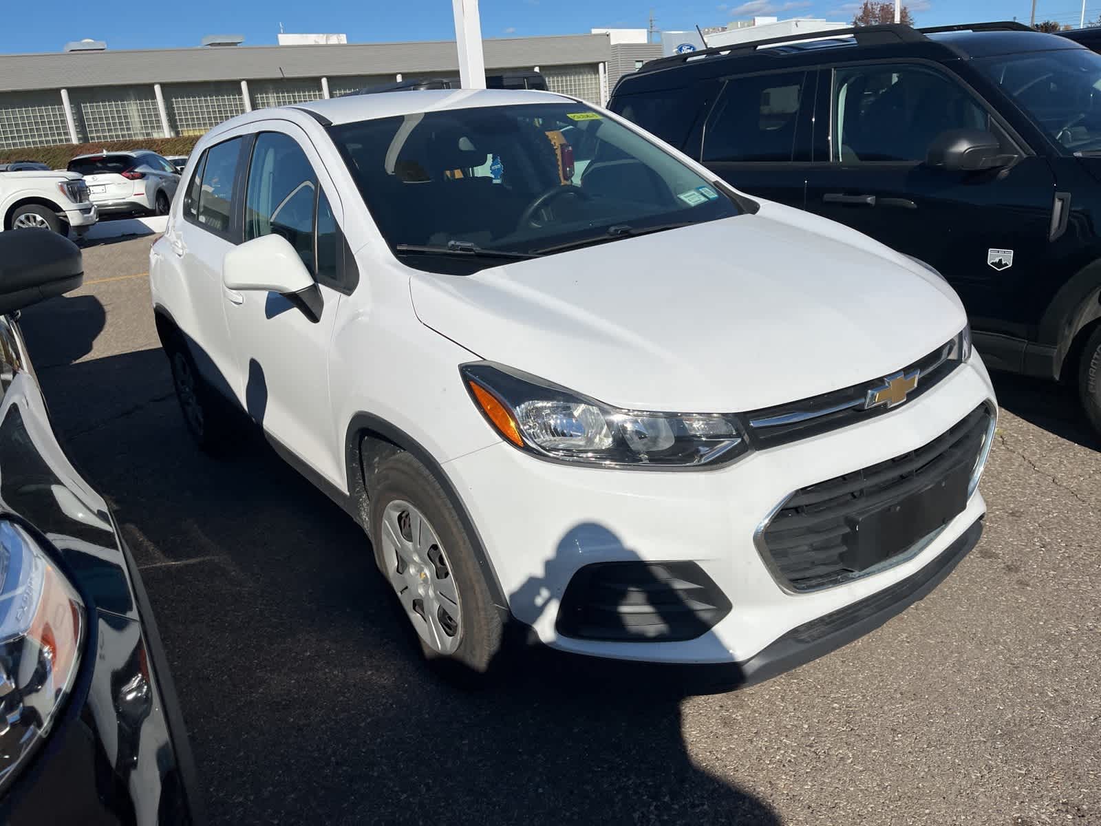 Thumbnail: 2017 Chevrolet Trax - 17