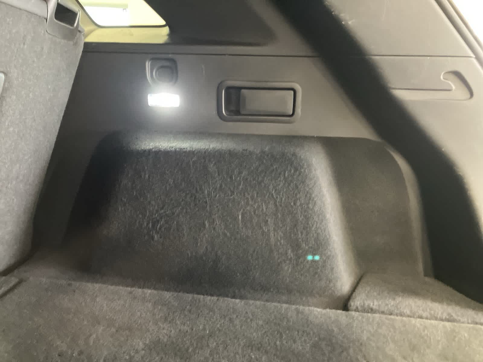 Thumbnail: 2022 Cadillac XT5 - 30