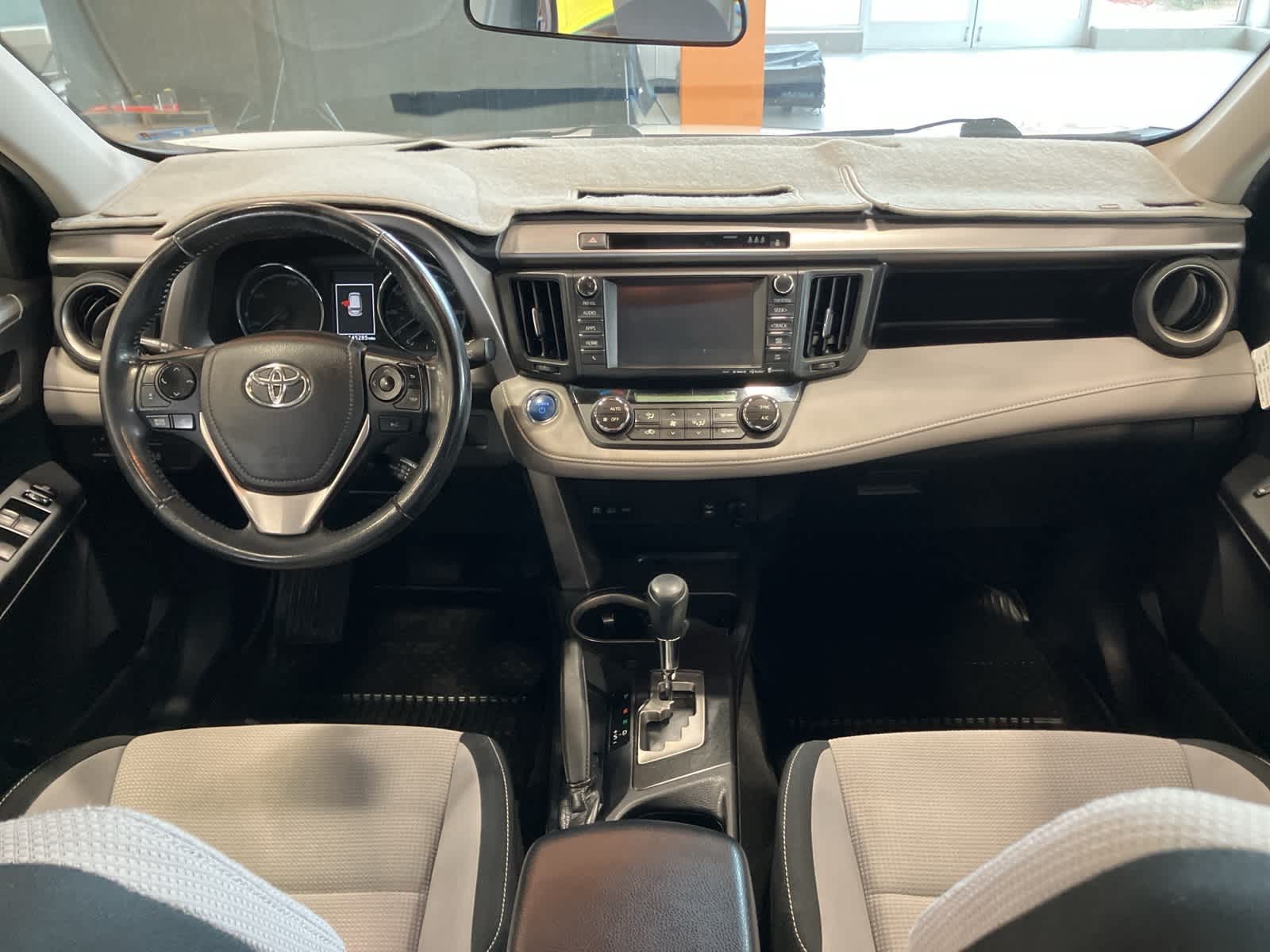 Thumbnail: 2017 Toyota RAV4 - 23