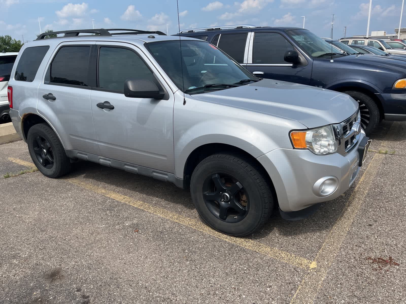 Thumbnail: 2011 Ford Escape - 14
