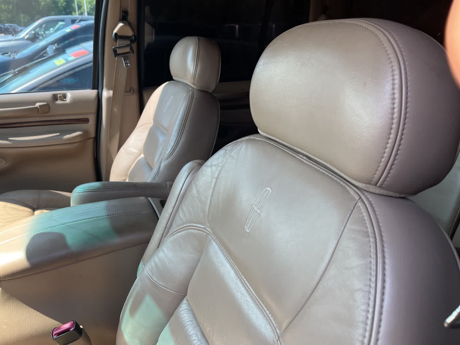 Thumbnail: 1998 Lincoln Navigator - 22