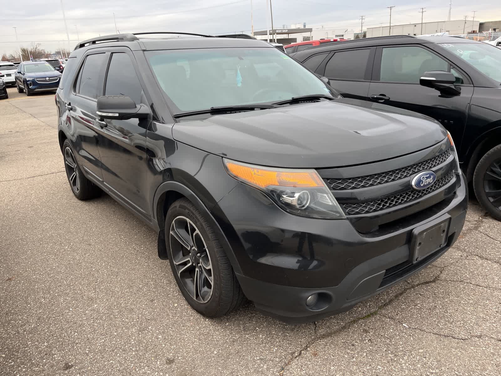 Thumbnail: 2015 Ford Explorer - 19
