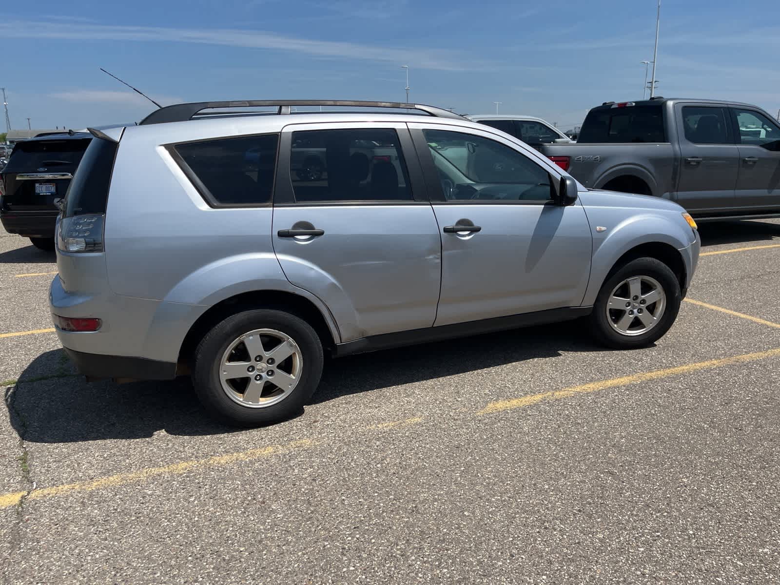 Thumbnail: 2007 Mitsubishi Outlander - 12